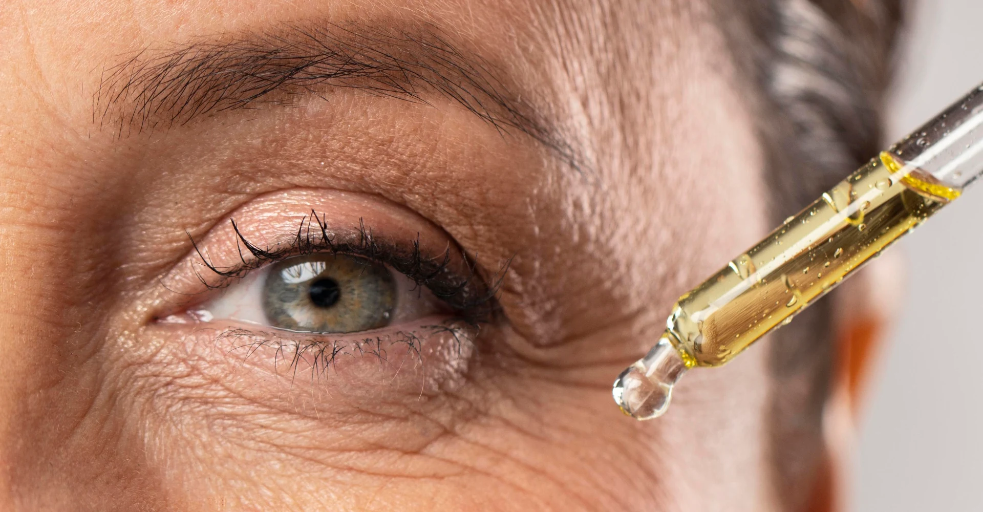 MEDICUM Longevity & Beauty medycyna estetyczna Toruń Anti-Aging terapie przeciwstarzeniowe PCA Skin hydropeeling próżniowy peelingi maski odżywcze zabiegi Mediderma lifting skóry twarzy fala akustyczna radiowa mikronakłuwanie frakcyjne radiofrekwencja mikroigłowa
