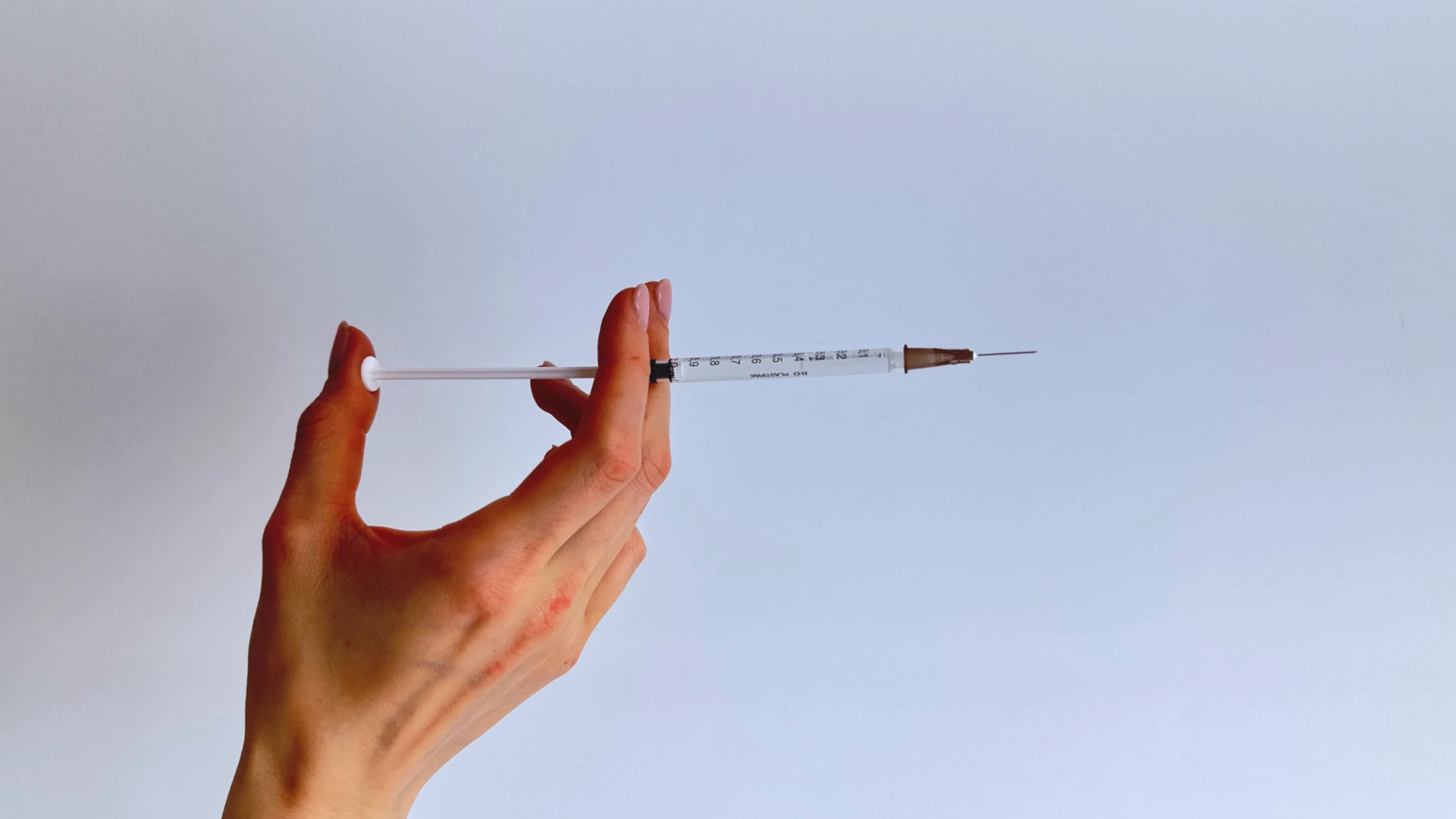MEDICUM Longevity & Beauty medycyna estetyczna Toruń kosmetologia zabiegi biostymulatory tkankowe regeneracja skóry na poziomie komórkowym poprawa jędrności elastyczności skóry