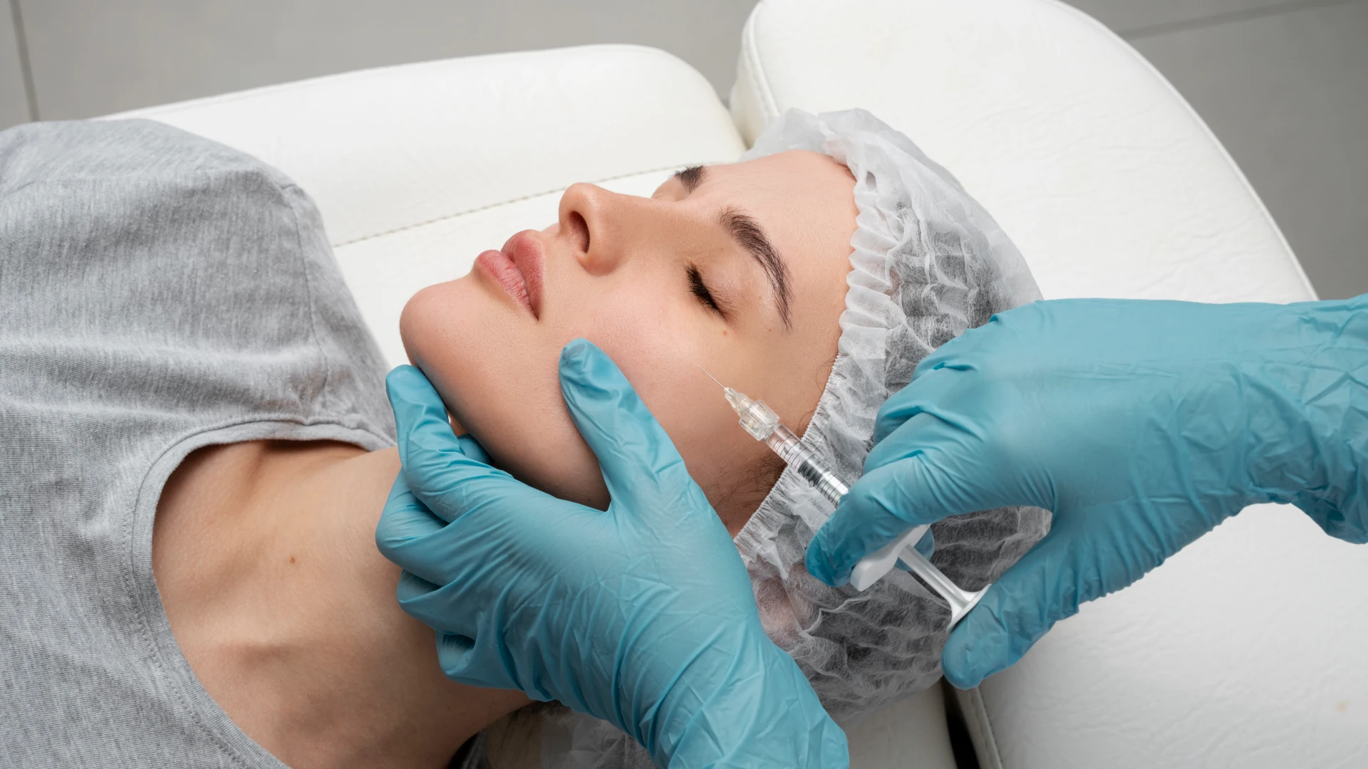 MEDICUM Longevity & Beauty medycyna estetyczna Toruń kosmetologia zabiegi botoks toksyna botulinowa skuteczna redukcja zmarszczek mimicznych zapobieganie powstawaniu zmarszczek