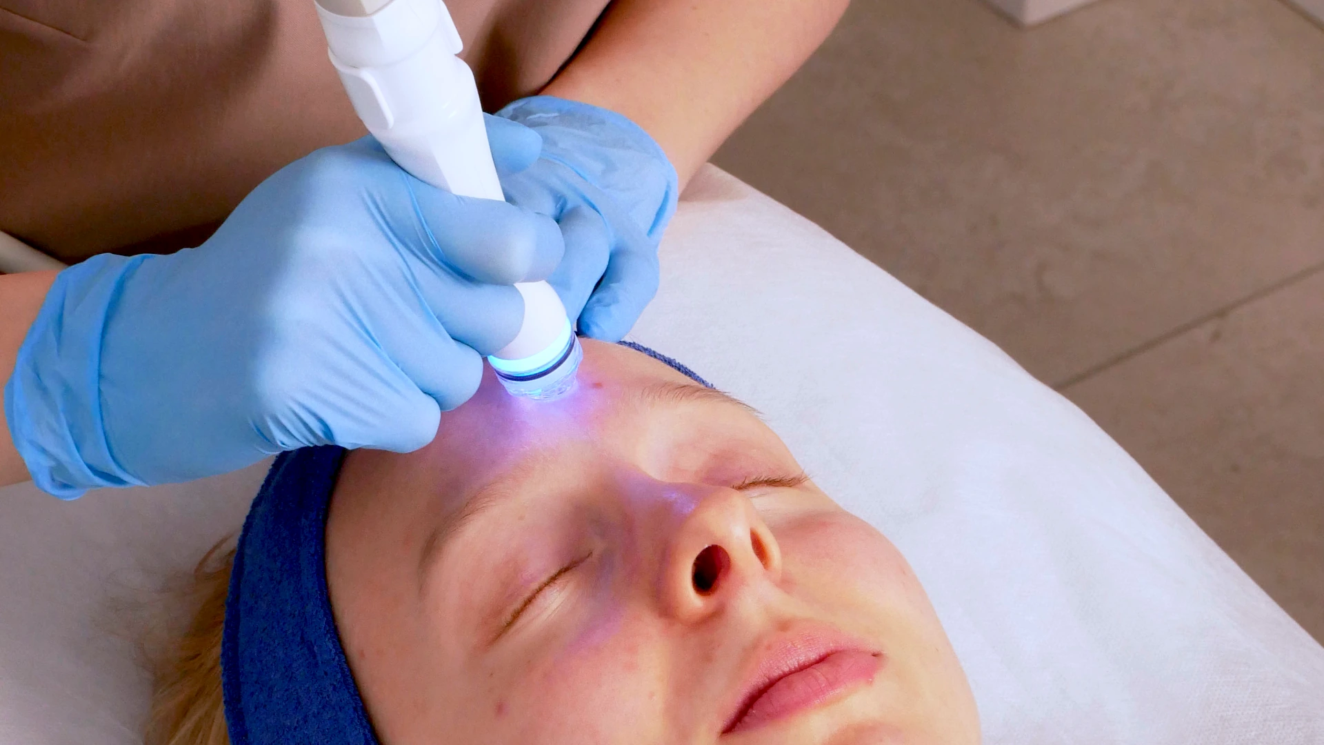 MEDICUM Longevity & Beauty medycyna estetyczna Toruń kosmetologia zabiegi hydropeeling próżniowy oczyszczenie nawilżenie odświeżenie odżywienie skóry