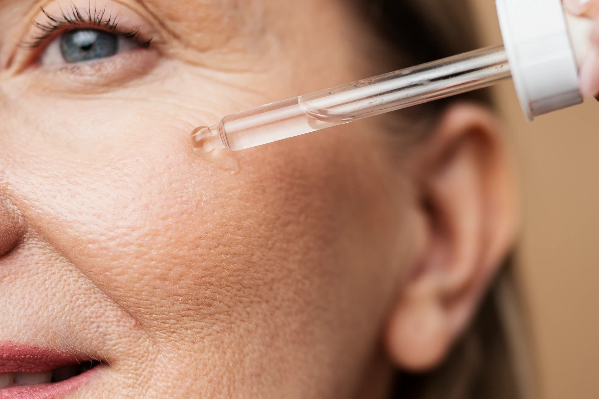 MEDICUM Longevity & Beauty medycyna estetyczna Toruń kosmetologia zabiegi kwas hialuronowy wypełnienie zmarszczek modelowanie konturu twarzy zabiegi regenerujące skórę