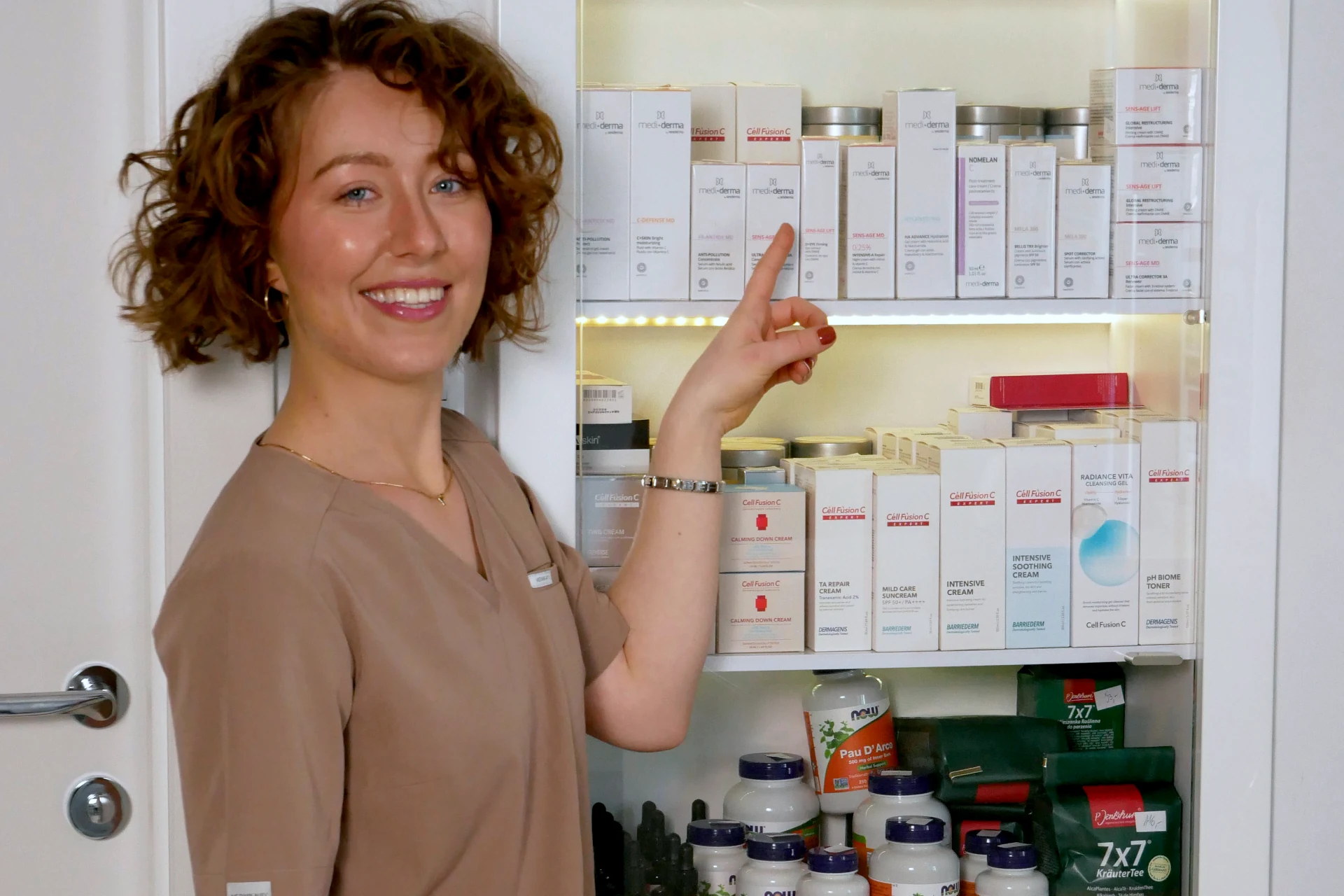 MEDICUM Longevity & Beauty medycyna estetyczna Toruń kosmetologia zabiegi pierwsze oznaki starzenia utrata blasku skóry wskazania odpowiednio dobrane kosmeceutyki renomowanych marek